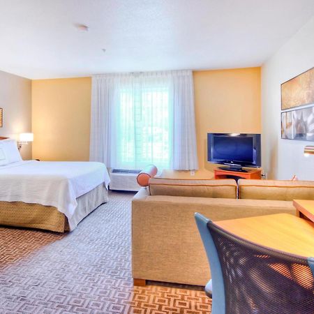 Towneplace Suites Raleigh Cary/Weston Parkway Esterno foto