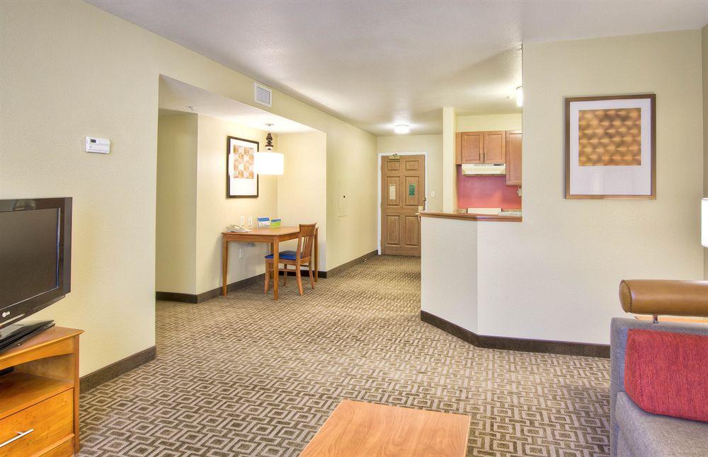 Towneplace Suites Raleigh Cary/Weston Parkway Esterno foto